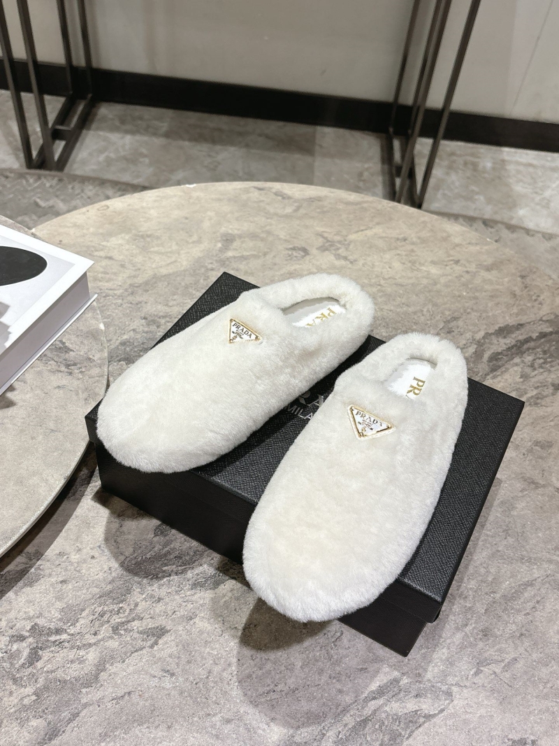 Pra*a slippers